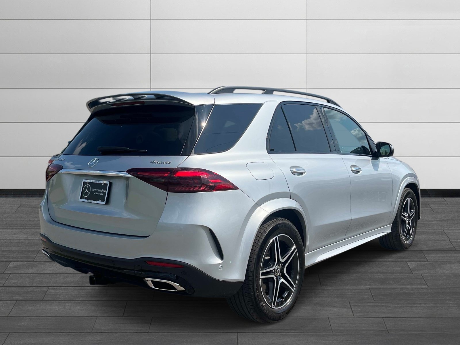 Used 2026 Mercedes-Benz GLE 350 4MATIC image 3