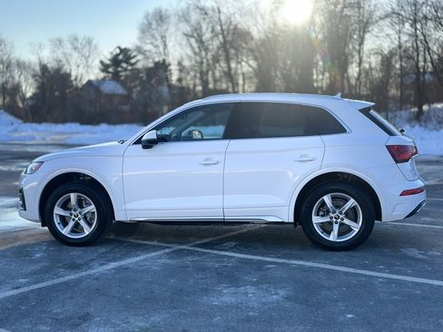 Used 2023 Audi Q5 2.0T Premium w/ Convenience Package image 3
