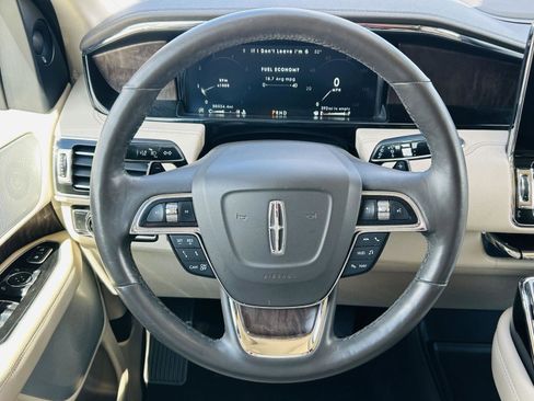 Used 2021 Lincoln Navigator Reserve w/ Luxury Package AWD/4WD image 23