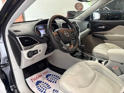 Used 2019 Jeep Cherokee Limited AWD/4WD image 26