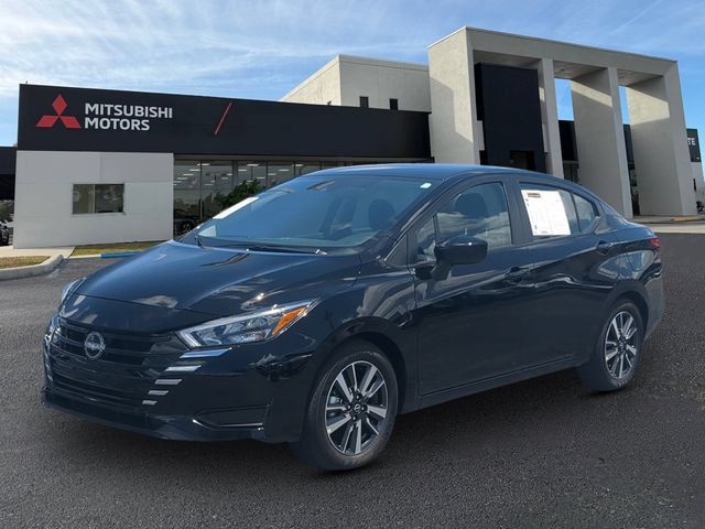 Used 2025 Nissan Versa SV w/ Trunk Package FWD image 1