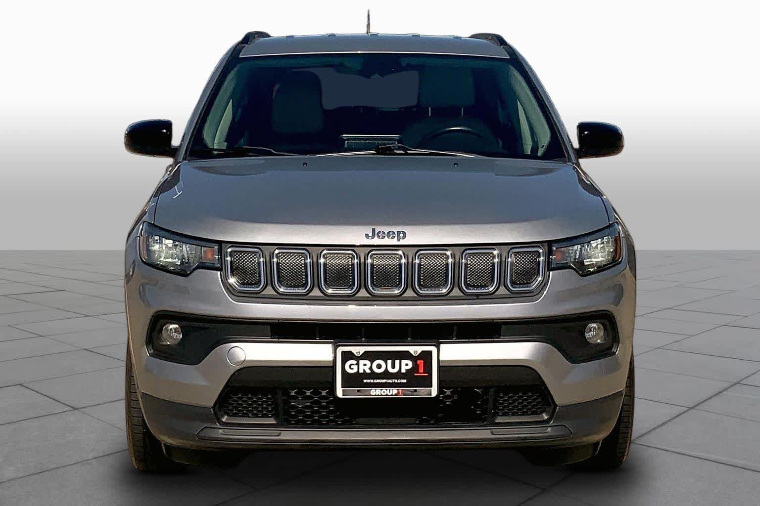 Used 2022 Jeep Compass Latitude w/ Convenience Group FWD image 4
