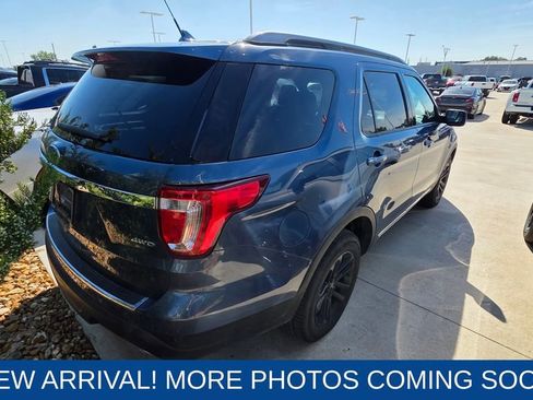 Used 2018 Ford Explorer XLT w/ Equipment Group 202A image 3