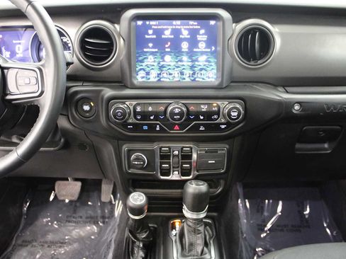 Used 2023 Jeep Wrangler Unlimited w/ Sun & Screen Package AWD/4WD image 24