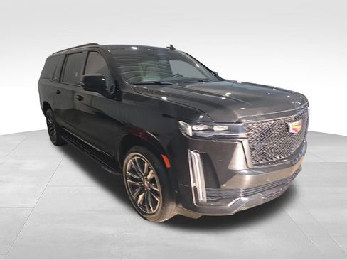 Used 2022 Cadillac Escalade ESV Sport AWD/4WD image 7