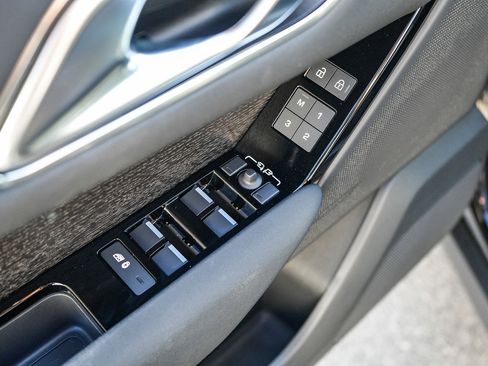 Certified 2025 Land Rover Range Rover Velar S AWD/4WD image 22