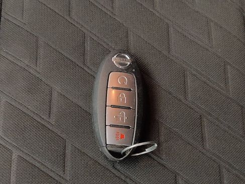 Used 2021 Nissan Kicks SR w/ Interior Electronics Package FWD image 32