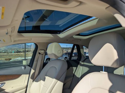 Used 2022 Mercedes-Benz GLC 300 4MATIC image 12