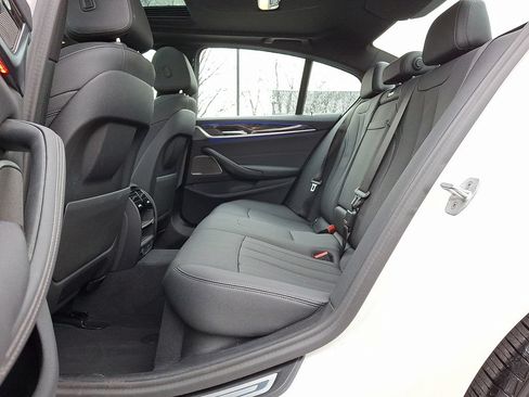 Used 2023 BMW 530i xDrive w/ Premium Package AWD/4WD image 13