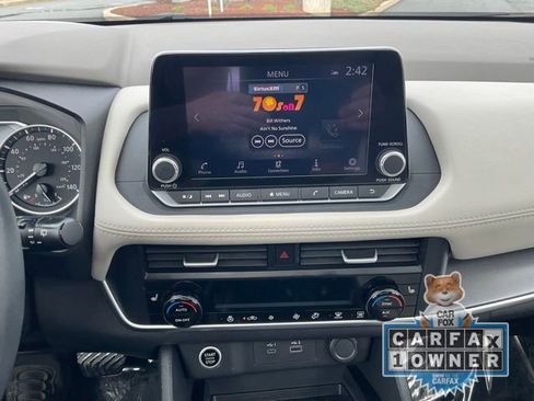 Used 2023 Nissan Rogue SV w/ SV Premium B Package image 21