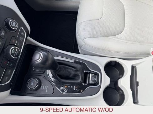 Certified 2021 Jeep Cherokee Limited image 28