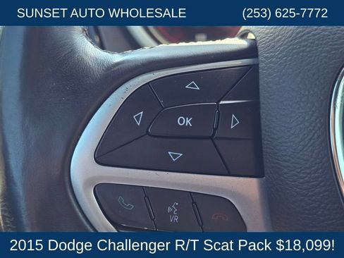 Used 2015 Dodge Challenger R/T Scat Pack w/ Leather Interior Group RWD image 38