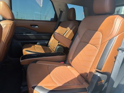 Used 2022 Nissan Pathfinder Platinum w/ Cargo Package AWD/4WD image 13