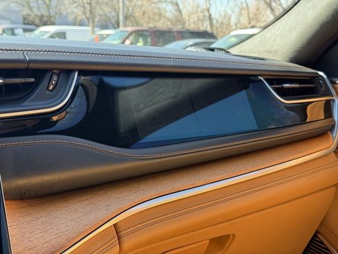 Used 2022 Jeep Grand Cherokee Summit image 24