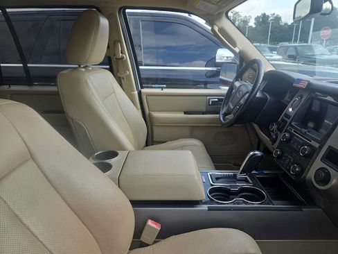 Used 2017 Ford Expedition EL Limited w/ Equipment Group 301A AWD/4WD image 4