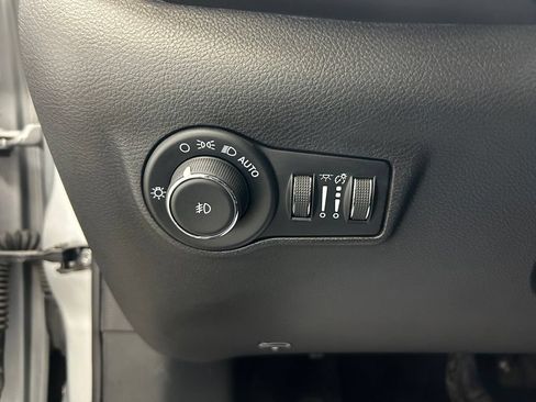 Used 2024 Jeep Compass Latitude AWD/4WD image 20