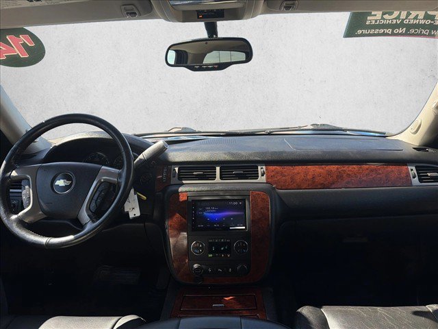 Used 2014 Chevrolet Suburban LTZ RWD image 26