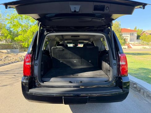 Used 2019 Chevrolet Suburban Premier RWD image 15