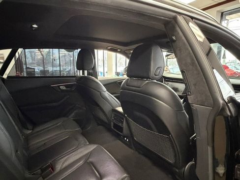 Used 2019 Audi Q8 Prestige w/ Luxury Package image 31