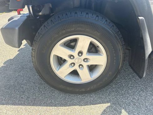 Used 2017 Jeep Wrangler Unlimited Sport w/ Quick Order Package 24S AWD/4WD image 36