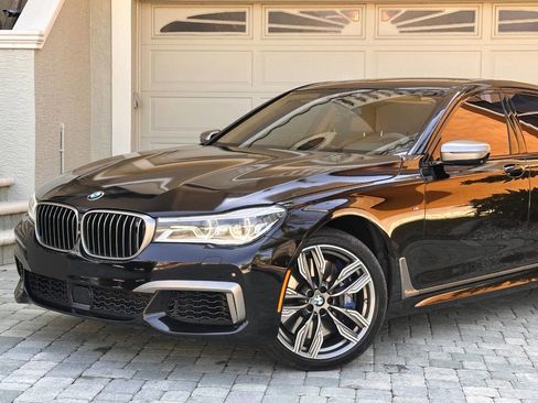 Used 2018 BMW M760i xDrive image 3