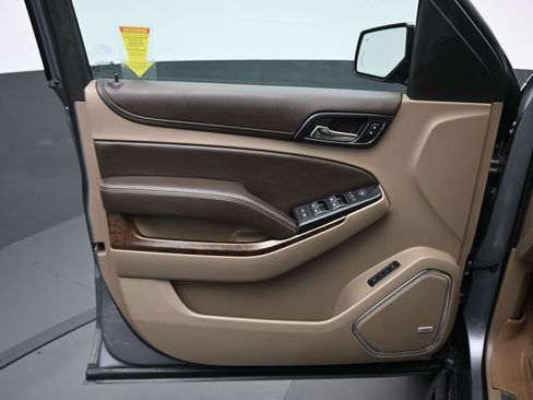 Used 2020 Chevrolet Suburban LT AWD/4WD image 9