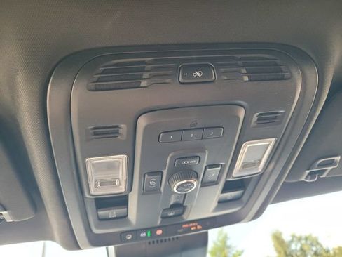 Used 2024 GMC Yukon XL Denali Ultimate AWD/4WD image 23