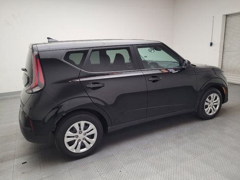 Used 2023 Kia Soul LX image 10