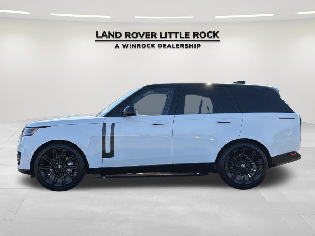Used 2025 Land Rover Range Rover SE AWD/4WD image 6