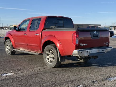 Used 2018 Nissan Frontier SL image 5