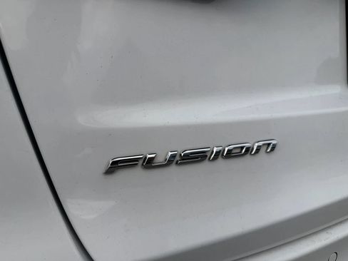 Used 2020 Ford Fusion Titanium FWD image 33