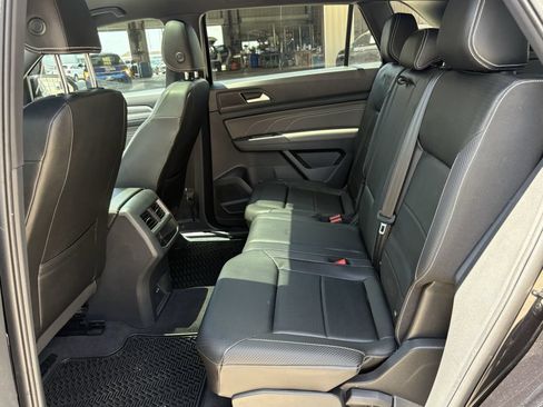 Used 2023 Volkswagen Atlas Cross Sport SE w/ Panoramic Sunroof Package FWD image 24