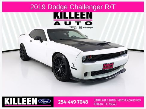 Used 2019 Dodge Challenger R/T w/ Driver Convenience Group RWD image 1
