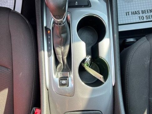 Used 2022 Chevrolet Malibu LT image 17