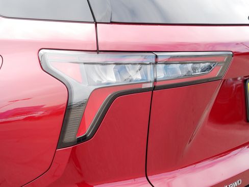 Used 2025 Chevrolet Equinox LT w/ Safety and Technology Package image 17