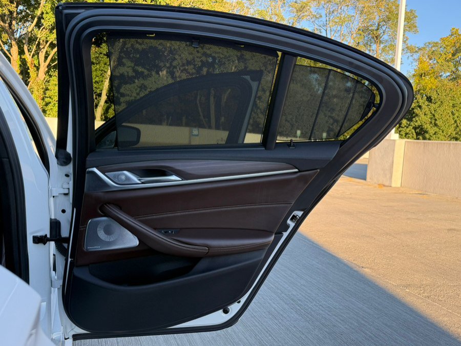 Used 2018 BMW M550i xDrive AWD/4WD image 27