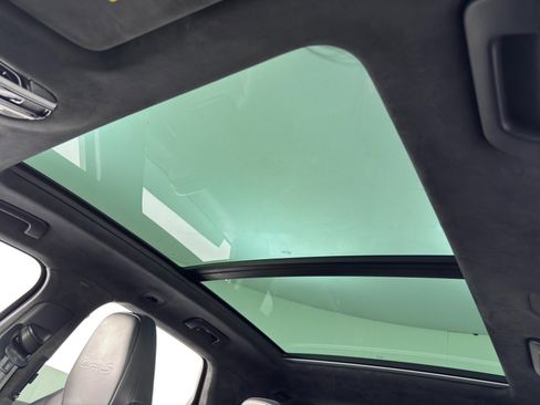 Used 2021 Porsche Cayenne Turbo S image 12