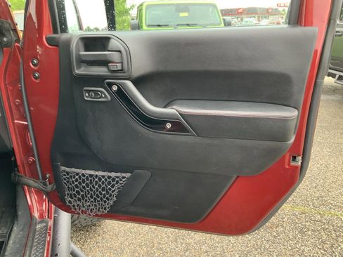 Used 2012 Jeep Wrangler Unlimited Sahara AWD/4WD image 50