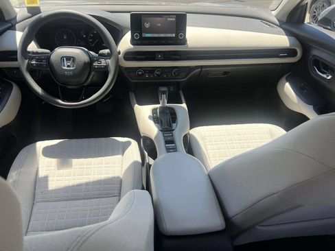 Used 2023 Honda HR-V LX image 12