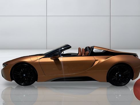 Used 2019 BMW i8 Roadster AWD/4WD image 3