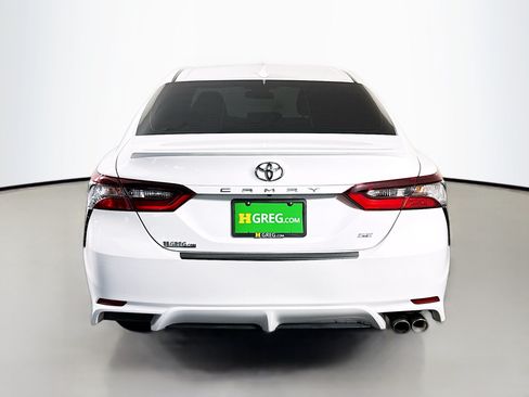 Used 2024 Toyota Camry SE FWD image 8