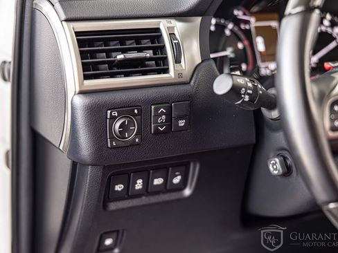 Used 2020 Lexus GX 460 Luxury w/ Luxury Sport Package AWD/4WD image 21