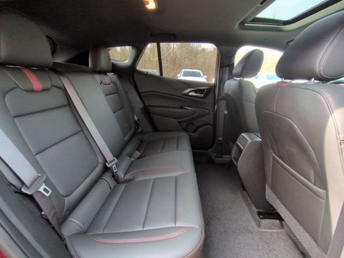 Certified 2025 Chevrolet Trax RS w/ Sunroof Package image 25