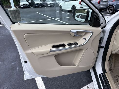 Used 2015 Volvo XC60 T6 Platinum FWD image 14