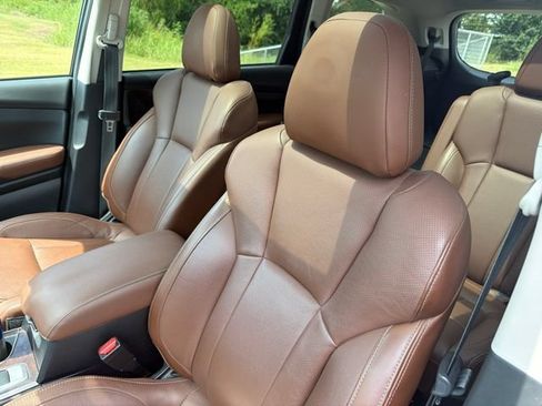 Used 2019 Subaru Ascent Touring w/ Popular Package #2 AWD/4WD image 11