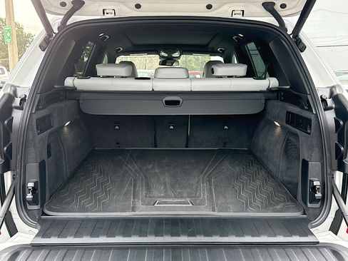 Used 2025 BMW X5 xDrive40i w/ M Sport Package image 11