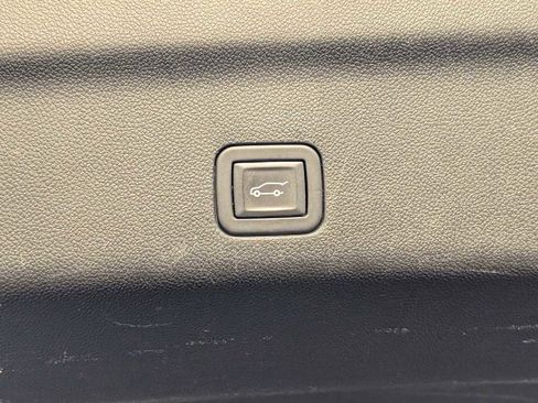 Used 2024 GMC Yukon XL Denali Ultimate image 31