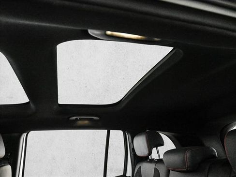 Used 2022 Mercedes-Benz GLB 250 4MATIC image 21