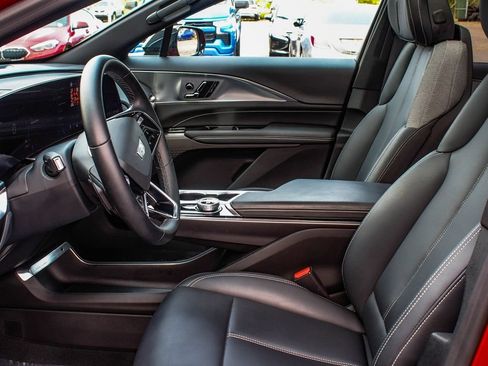 Used 2024 Cadillac Lyriq Tech w/ Driver Assist Package AWD/4WD image 32