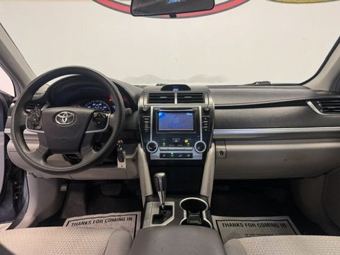 Used 2012 Toyota Camry LE FWD image 22